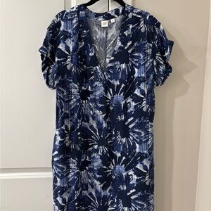 GAP Navy and White Patterned Dress. Size M